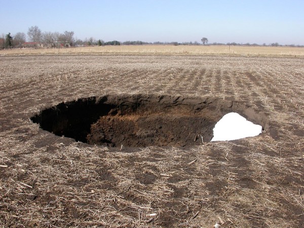 HM-Five-Things-1-sinkhole