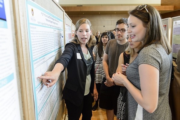 Students present research projects